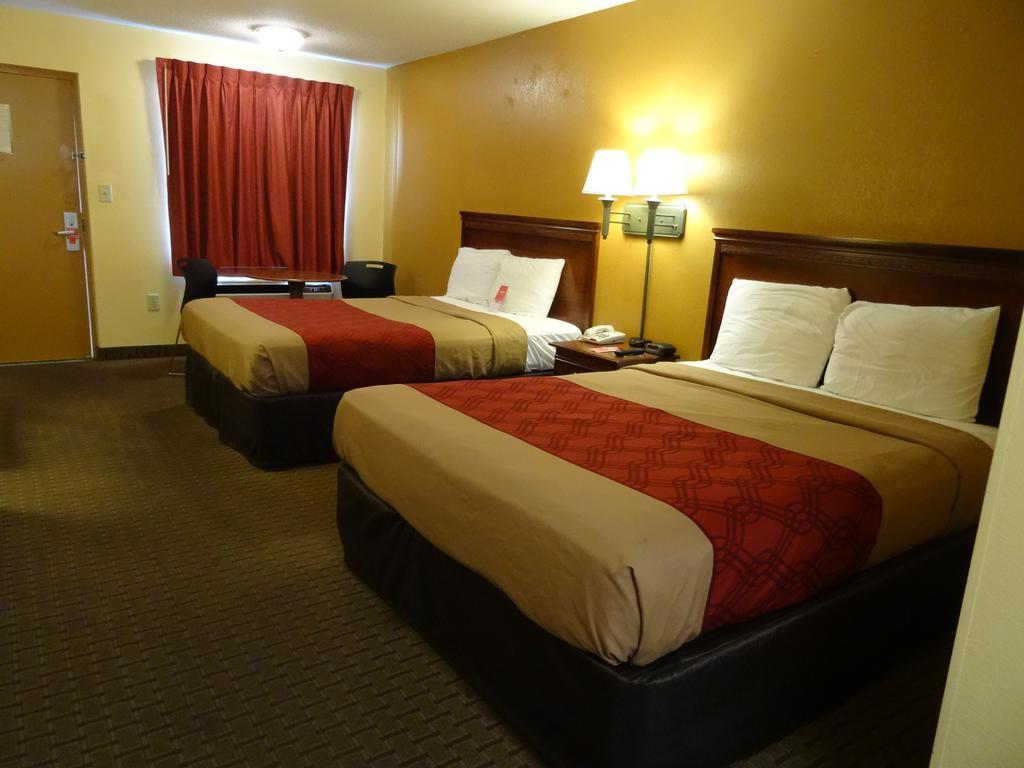 Econo Lodge Fredericksburg Near I-95 Bagian luar foto